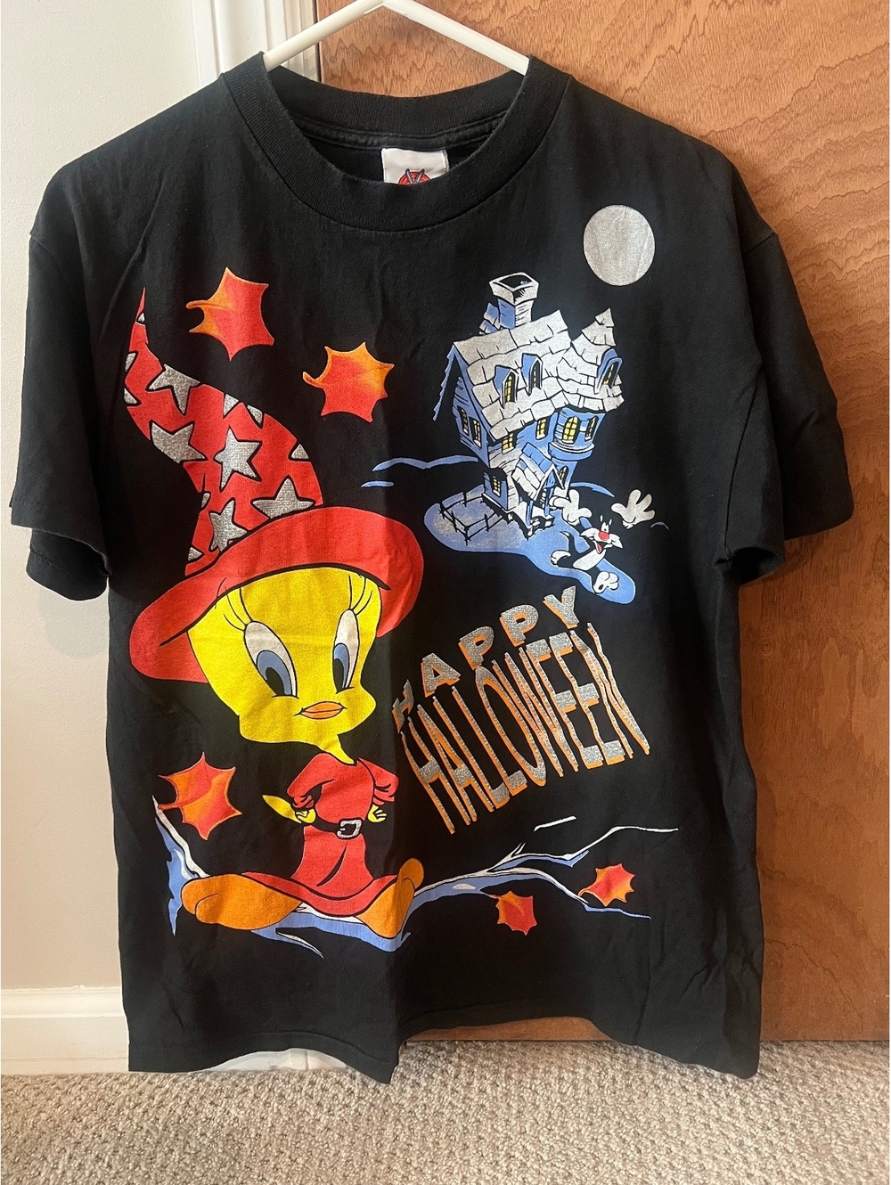 Vintage Looney Tunes “Happy Halloween” T-Shirt